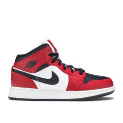 AIR JORDAN 1 MID GS CHICAGO BLACK TOE  Boty 554725 069