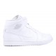 AIR JORDAN 1 RETRO MID TRIPLE WHITE  Boty 554724 104