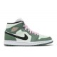 WMNS AIR JORDAN 1 MID SE DUTCH GREEN  Boty cz0774 300